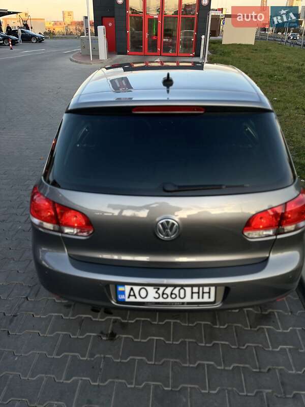 Хэтчбек Volkswagen Golf 2011 в Буштыне