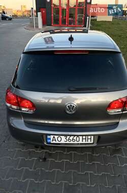 Хетчбек Volkswagen Golf 2011 в 