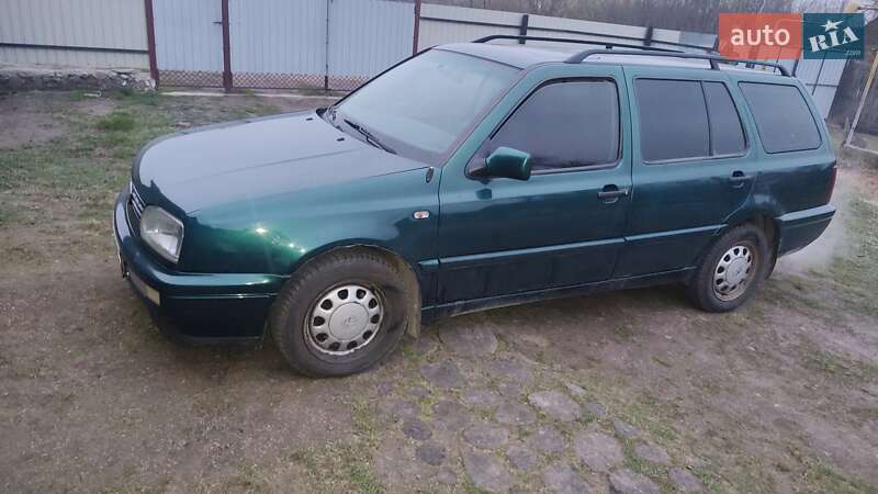Универсал Volkswagen Golf 1998 в Овруче