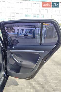 Хэтчбек Volkswagen Golf 2007 в 