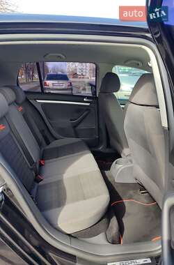 Хэтчбек Volkswagen Golf 2007 в 