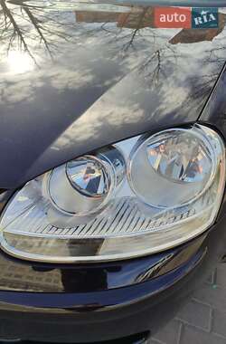Хэтчбек Volkswagen Golf 2007 в 