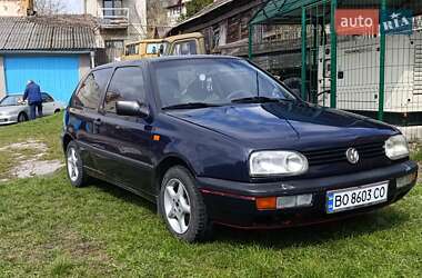 Хетчбек Volkswagen Golf 1994 в 