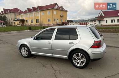 Хэтчбек Volkswagen Golf 2002 в 
