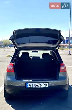 Хэтчбек Volkswagen Golf 2005 в 