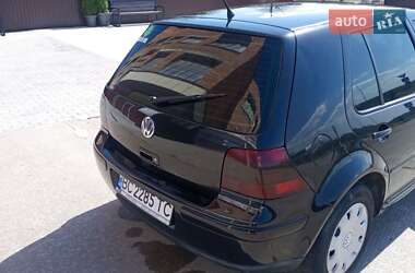 Хэтчбек Volkswagen Golf 1999 в 