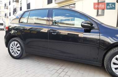 Хэтчбек Volkswagen Golf 2010 в 
