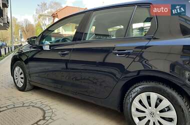 Хэтчбек Volkswagen Golf 2010 в 