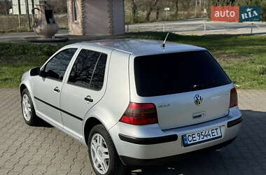 Хэтчбек Volkswagen Golf 2001 в 