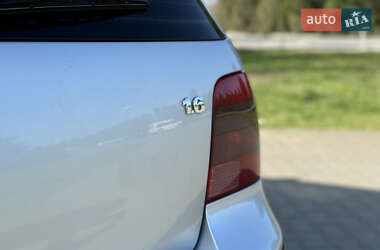 Хэтчбек Volkswagen Golf 2001 в 