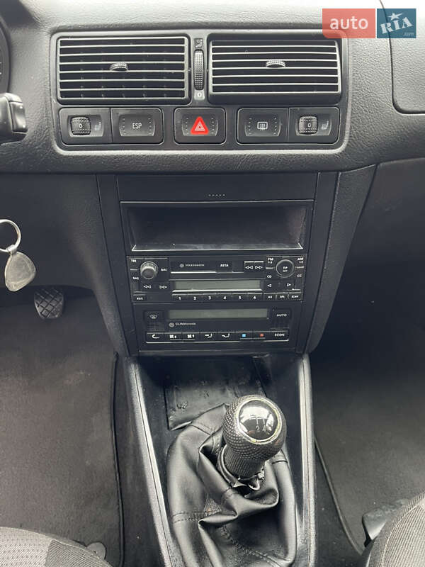 Універсал Volkswagen Golf 2001 в Тернополі