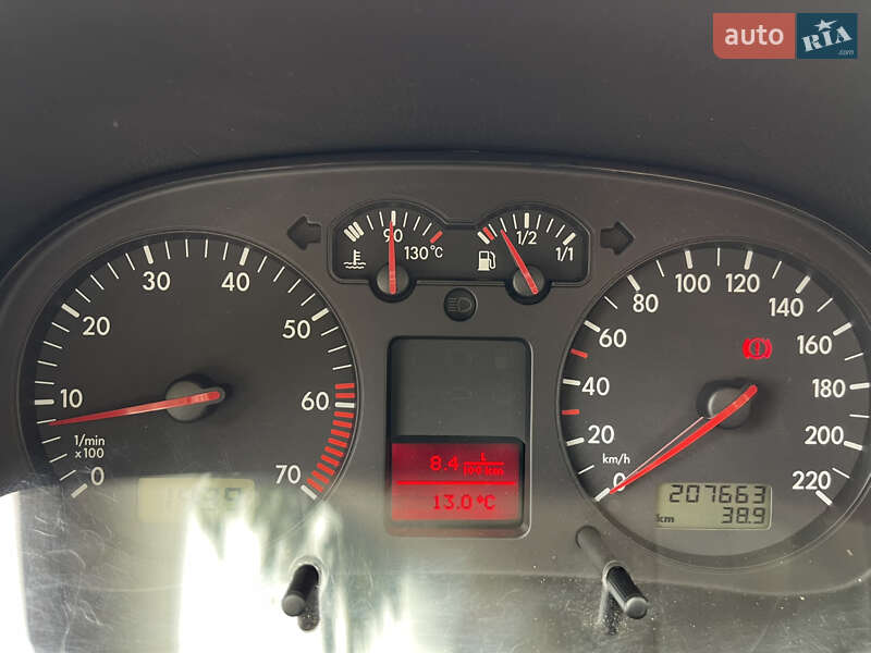 Універсал Volkswagen Golf 2001 в Тернополі