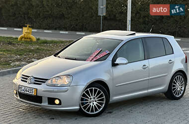 Хетчбек Volkswagen Golf 2005 в 