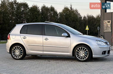 Хетчбек Volkswagen Golf 2005 в 