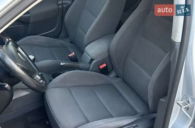 Хетчбек Volkswagen Golf 2005 в 