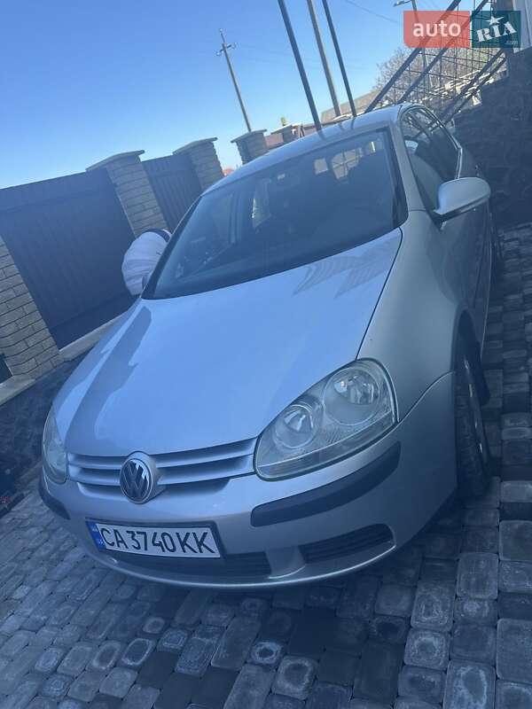 Хэтчбек Volkswagen Golf 2005 в Черкассах