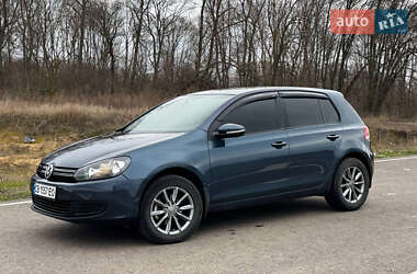 Хэтчбек Volkswagen Golf 2013 в 
