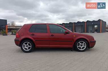 Хэтчбек Volkswagen Golf 1998 в 
