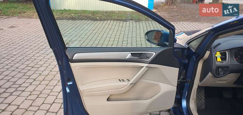 Универсал Volkswagen Golf 2015 в Ивано-Франковске