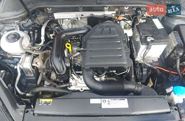 Хэтчбек Volkswagen Golf 2018 в 