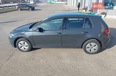 Хэтчбек Volkswagen Golf 2018 в 