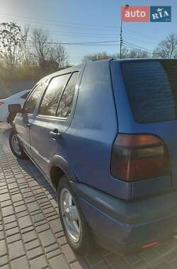 Хэтчбек Volkswagen Golf 1998 в 