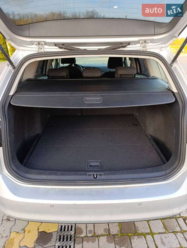 Универсал Volkswagen Golf 2016 в Иршаве