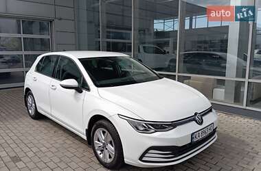 Хэтчбек Volkswagen Golf 2022 в 