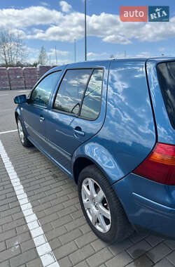 Хэтчбек Volkswagen Golf 1999 в 