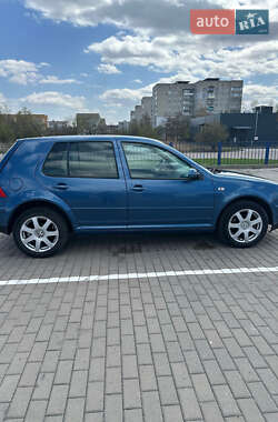 Хэтчбек Volkswagen Golf 1999 в 