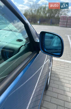 Хэтчбек Volkswagen Golf 1999 в 