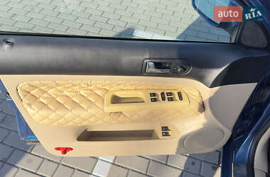 Хэтчбек Volkswagen Golf 1999 в 