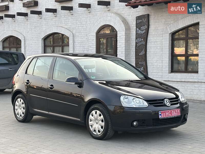 Хэтчбек Volkswagen Golf 2008 в 