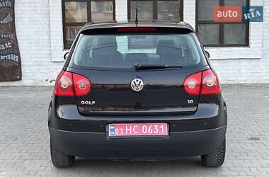 Хэтчбек Volkswagen Golf 2008 в 