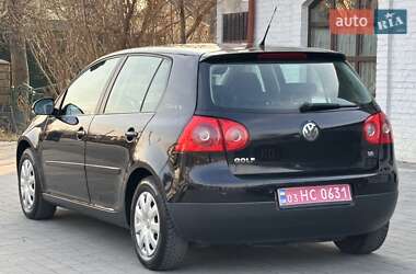 Хэтчбек Volkswagen Golf 2008 в 