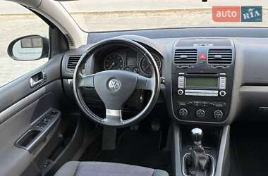 Хэтчбек Volkswagen Golf 2008 в 