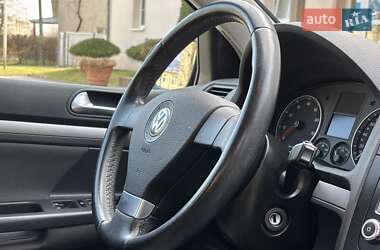 Хэтчбек Volkswagen Golf 2008 в 