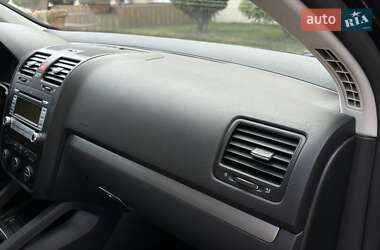 Хэтчбек Volkswagen Golf 2008 в 