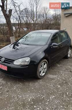 Хетчбек Volkswagen Golf 2004 в 