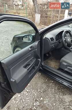 Хетчбек Volkswagen Golf 2004 в 