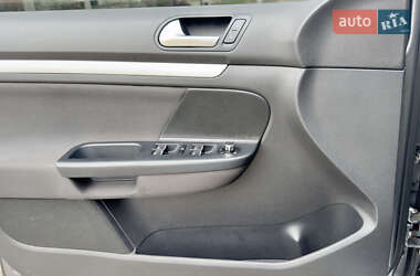 Универсал Volkswagen Golf 2011 в 