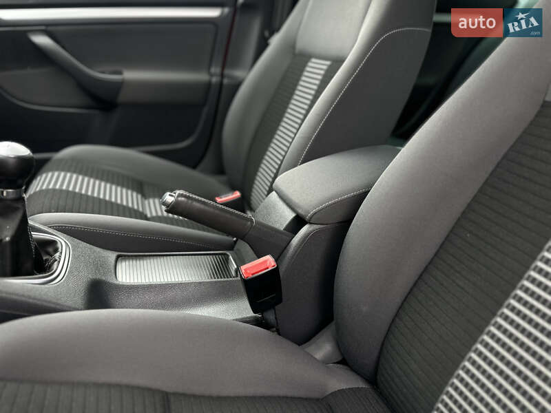 Хэтчбек Volkswagen Golf 2008 в Виннице
