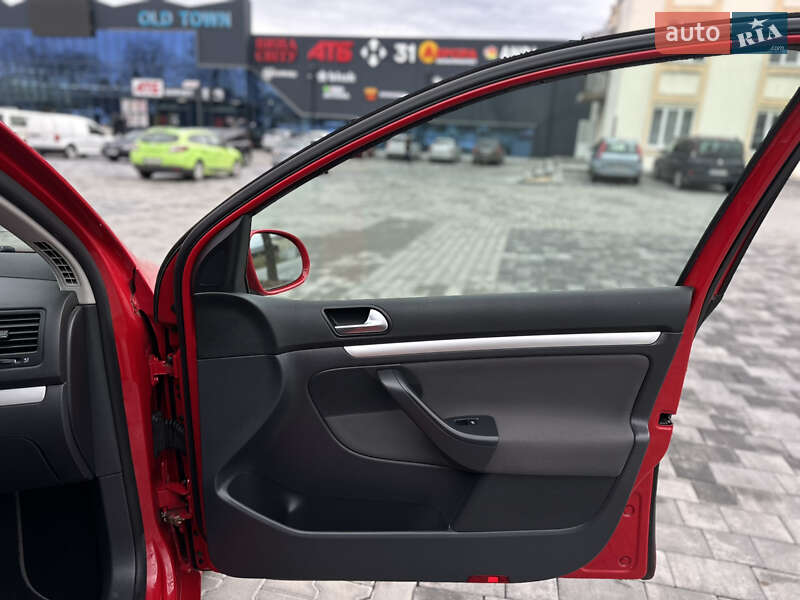Хэтчбек Volkswagen Golf 2008 в Виннице