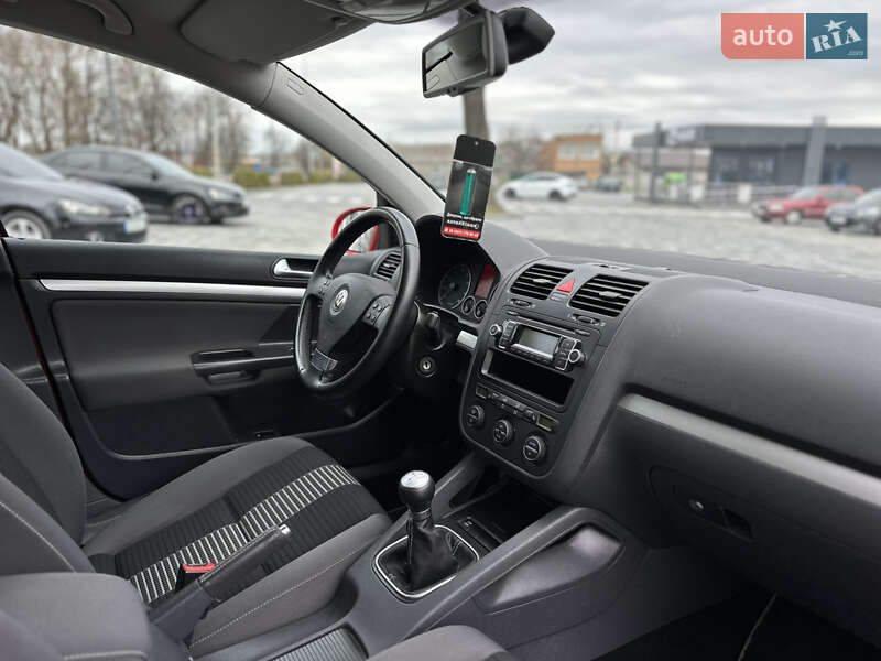 Хэтчбек Volkswagen Golf 2008 в Виннице