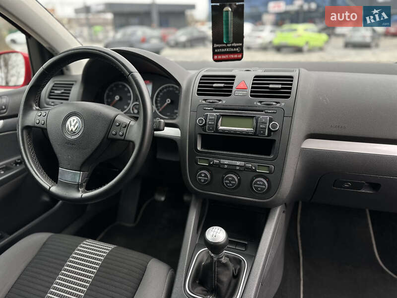 Хэтчбек Volkswagen Golf 2008 в Виннице