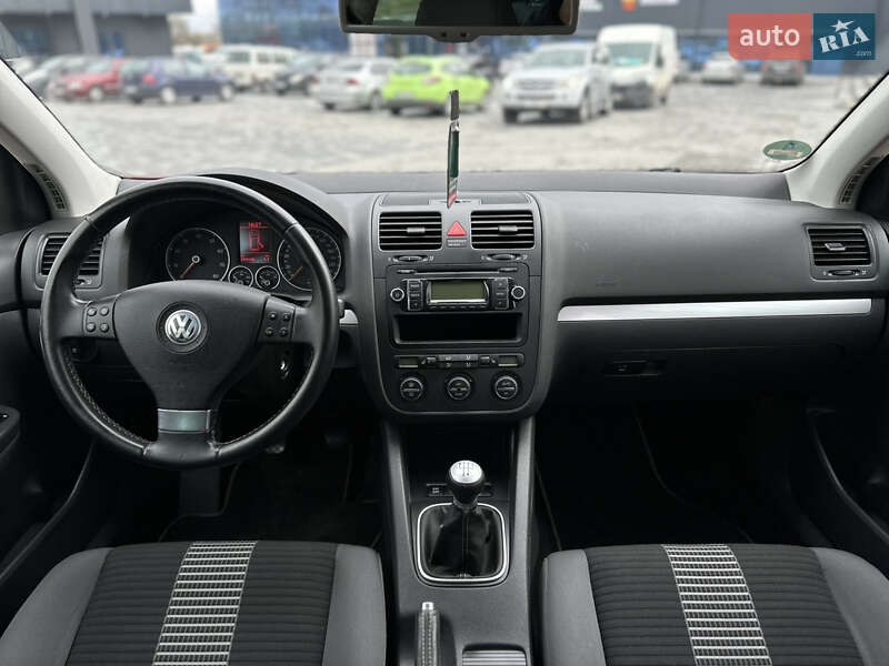 Хэтчбек Volkswagen Golf 2008 в Виннице