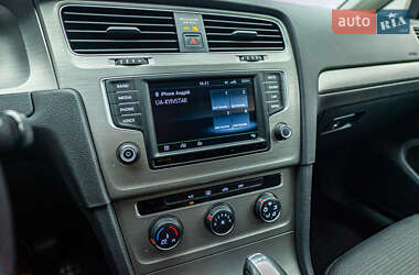 Універсал Volkswagen Golf 2015 в 
