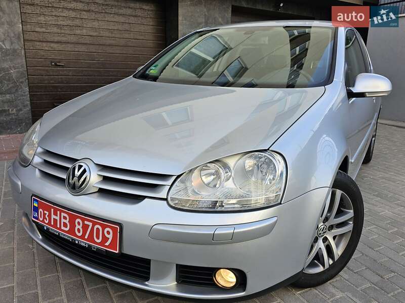 Хетчбек Volkswagen Golf 2006 в 