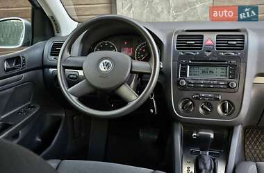 Хетчбек Volkswagen Golf 2006 в 