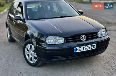 Хэтчбек Volkswagen Golf 1999 в 